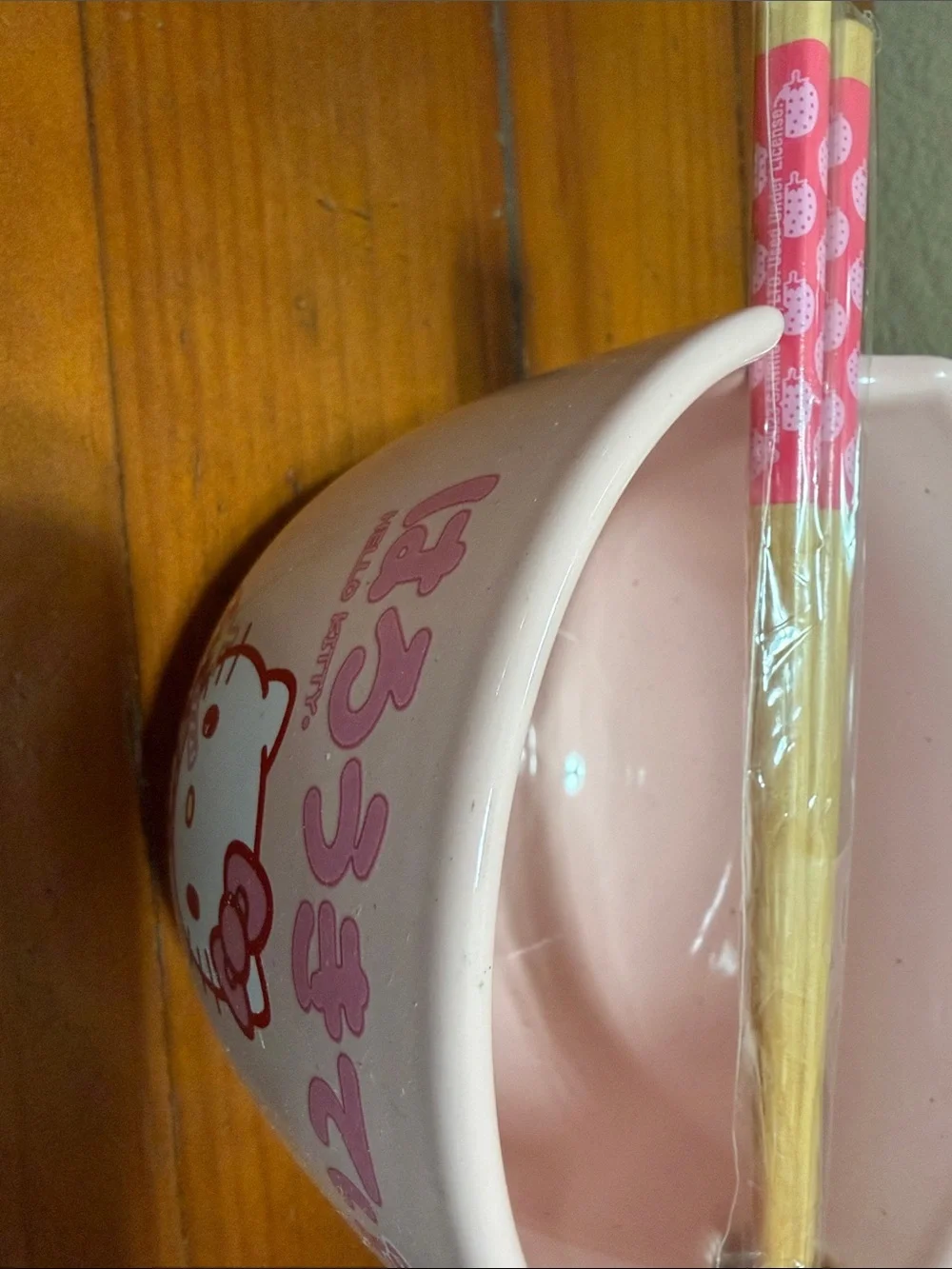 Hello Kitty Adorable Pink Red Strawberry Pottery Ramen Bowl::Notched Chopsticks